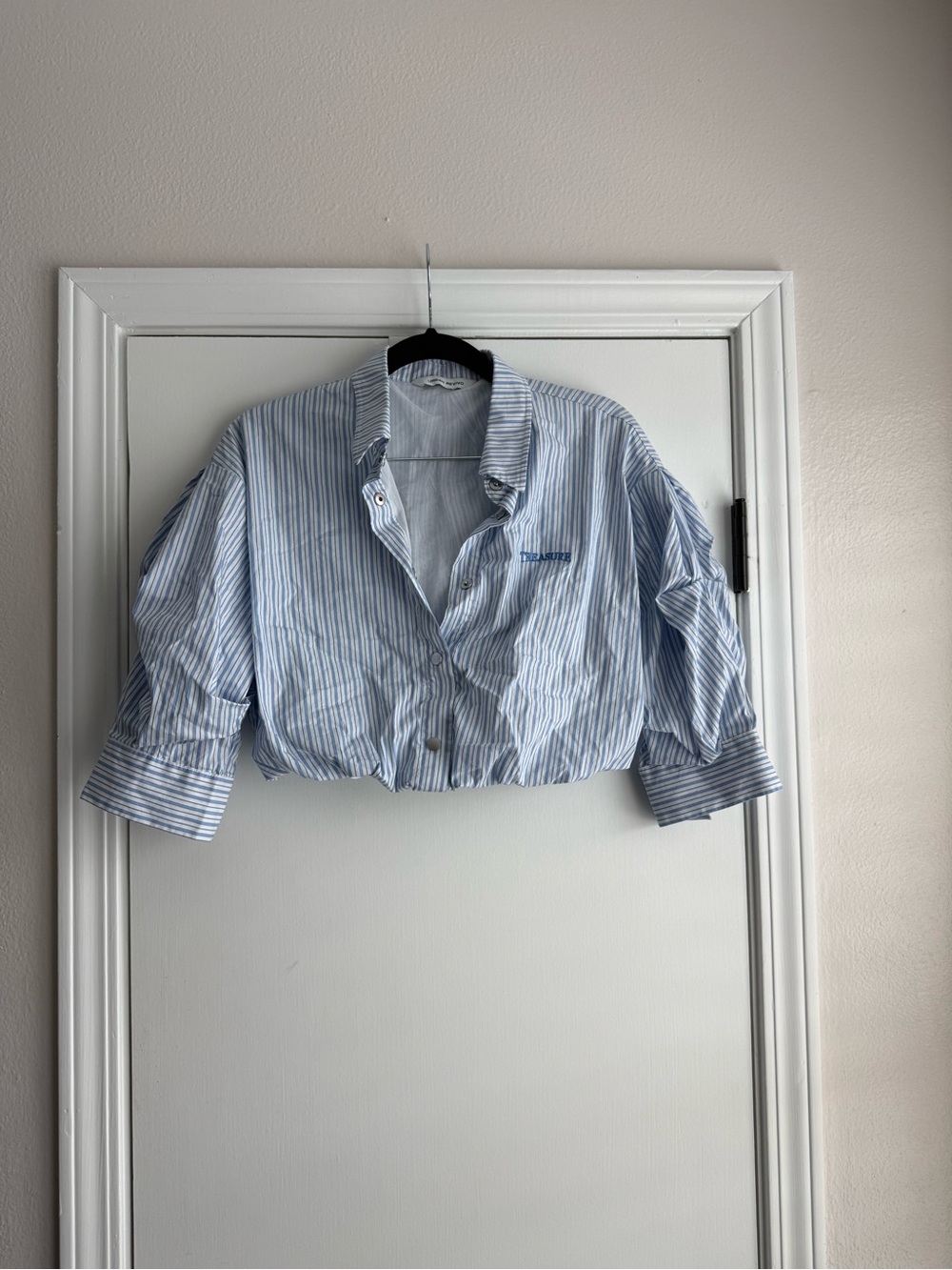 Striped Cropped Button-Front Top - Picture 5 of 8